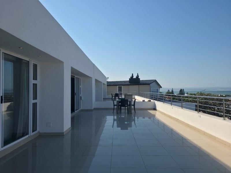 5 Bedroom Property for Sale in Jeffreys Bay Central Eastern Cape